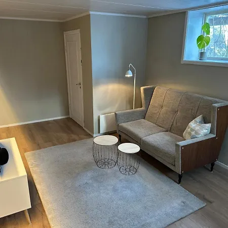 Red House In Nature - 1st Floor Appartamento Nannestad